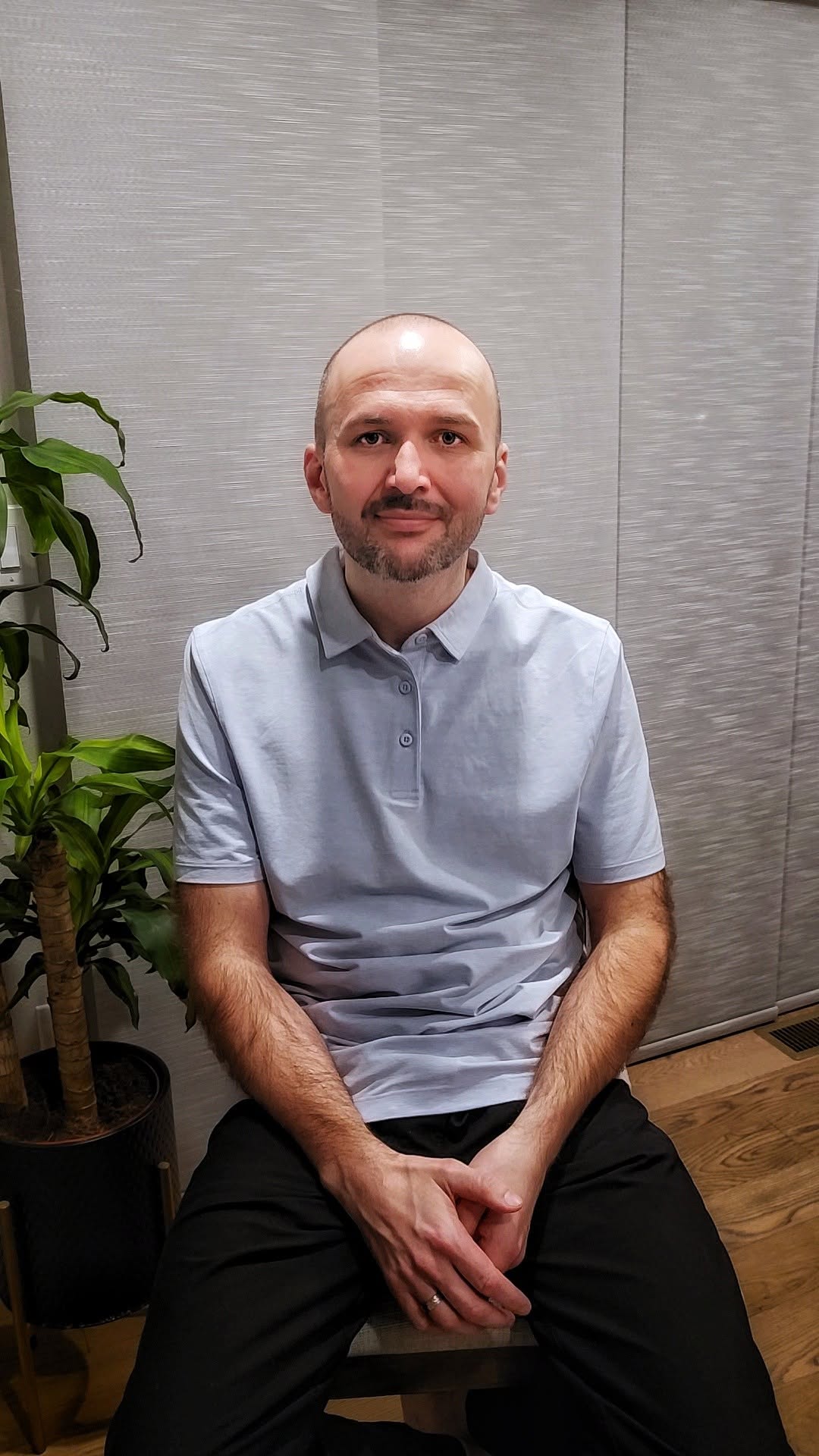 ZL Travel Agency owner